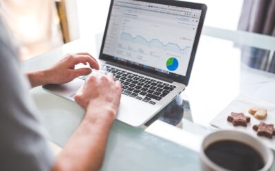 Dane pierwszej strony w marketingu: jak wykorzystać formularze, CRM i analitykę